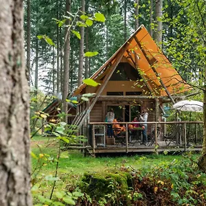 3* Village de vacances Village Huttopia